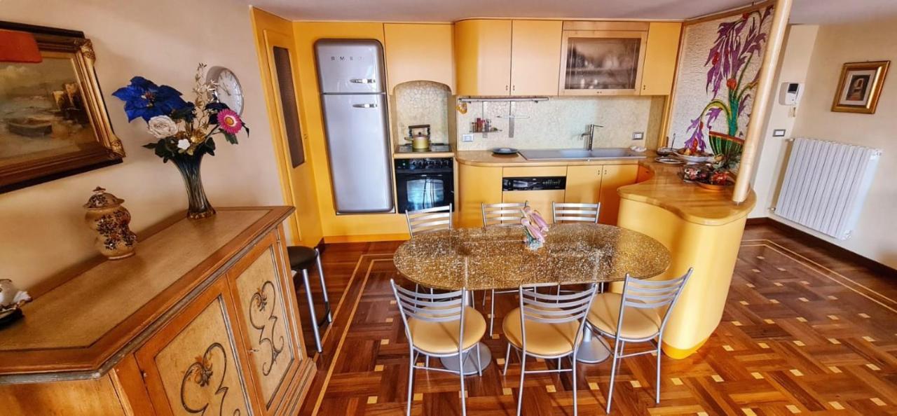 Apartmán Casa Alexandra In Centro E A Pochi Passi Dal Mare Imperia Exteriér fotografie